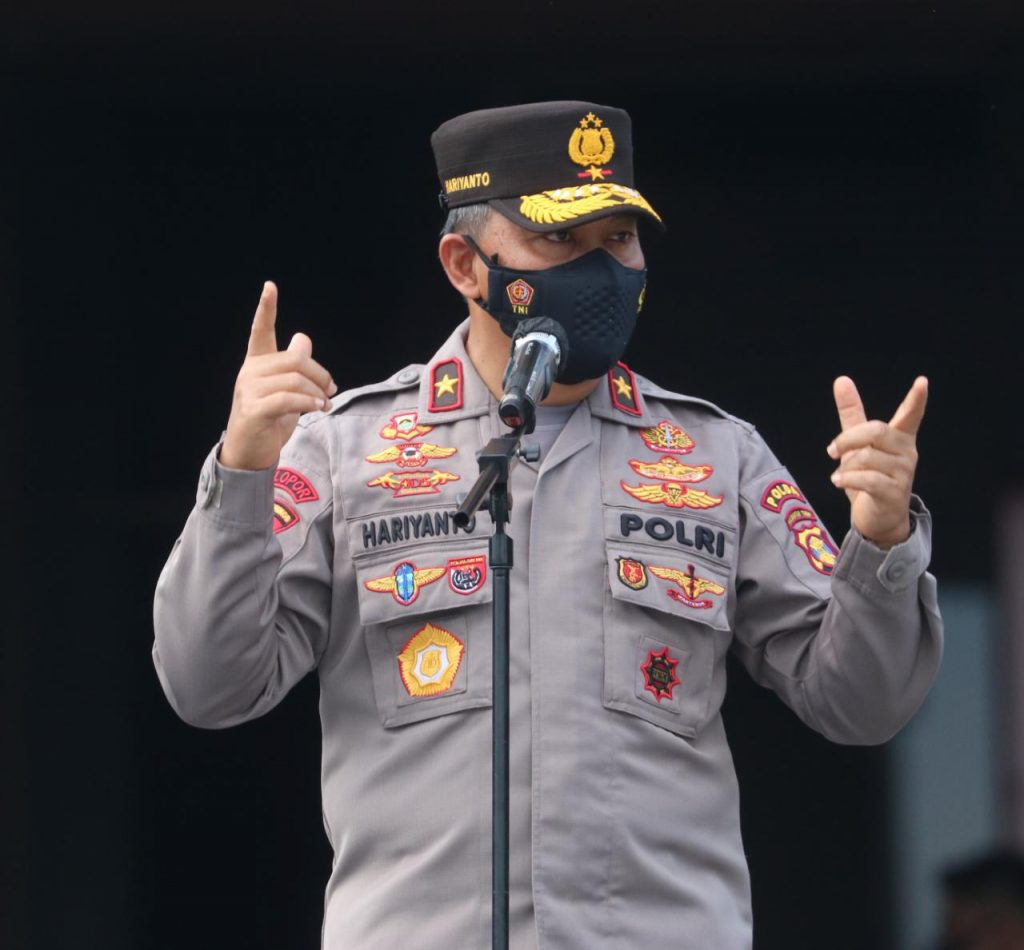Pimpin Apel Pagi, Wakapolda Kaltim Berikan Arahan Kepada Personilnya WhatsApp Image 2021 10 25 at 08.52.57