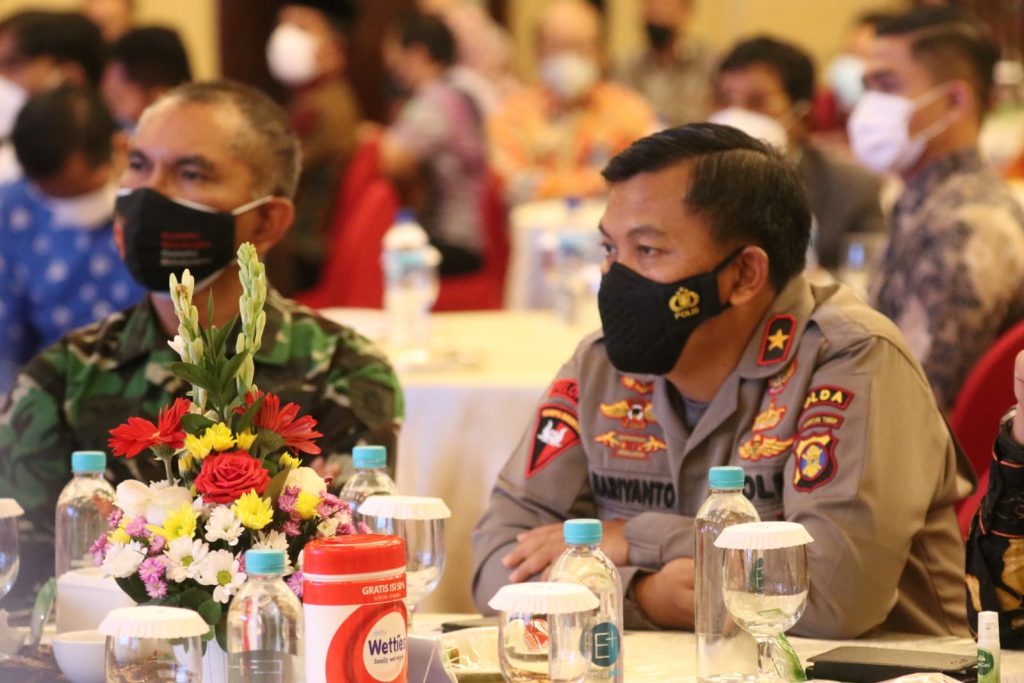Wakapolda Kaltim Hadiri Sosialisasi Perseroan Perorangan dan Seminar Kemudahan Berusaha oleh Kemenkumham RI WhatsApp Image 2021 10 29 at 10.52.46