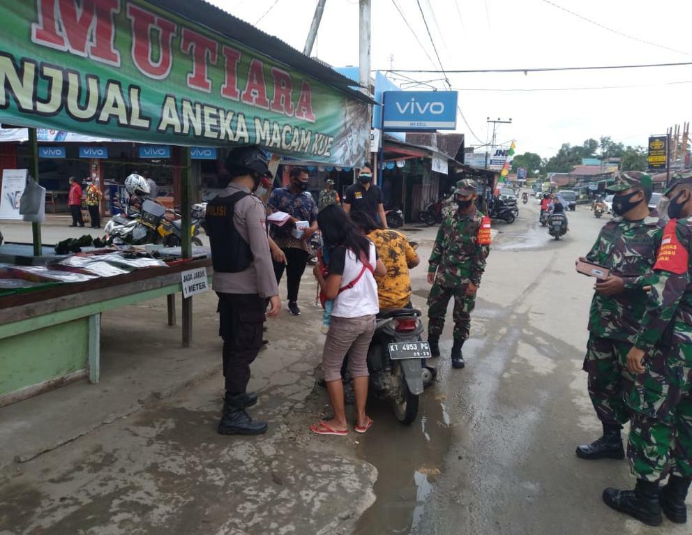 Polsek Melak Bersama Unsur Muspika Laksanakan Ops Yustisi PPKM Mikro 10 3