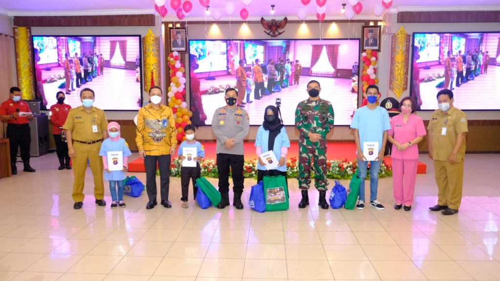 Polda Kaltim Berikan Dukungan Psikososial Untuk Anak-Anak Terdampak Covid-19 WhatsApp Image 2021 11 02 at 12.37.29