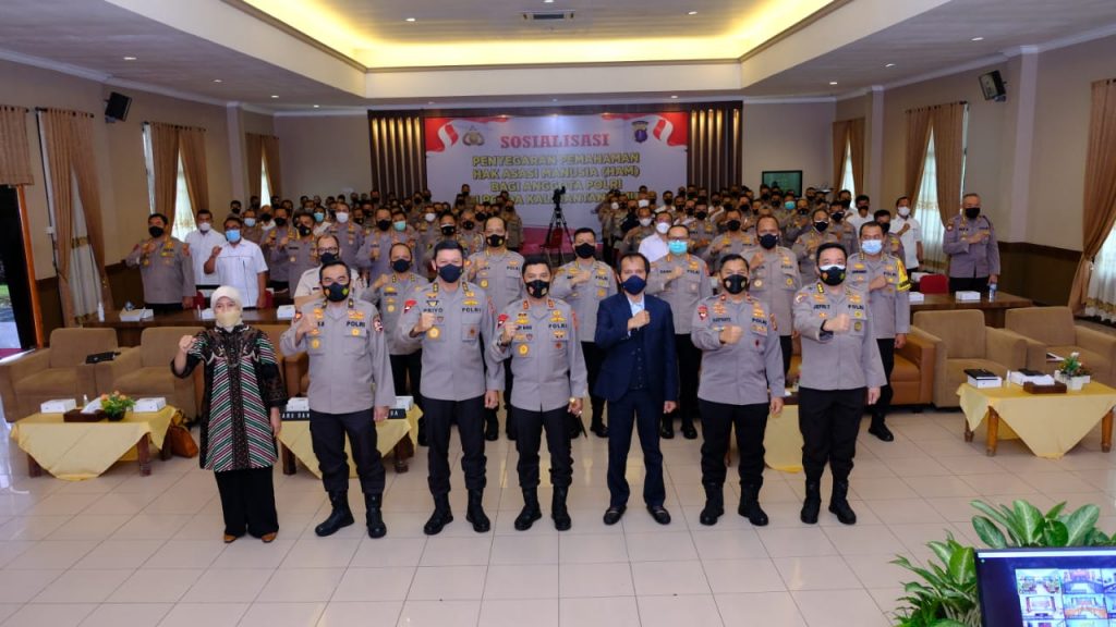 Sosialisasi Penyegaran Pemahaman Hak Asasi Manusia Bagi Anggota Polri di Polda Kaltim WhatsApp Image 2021 11 03 at 10.47.06