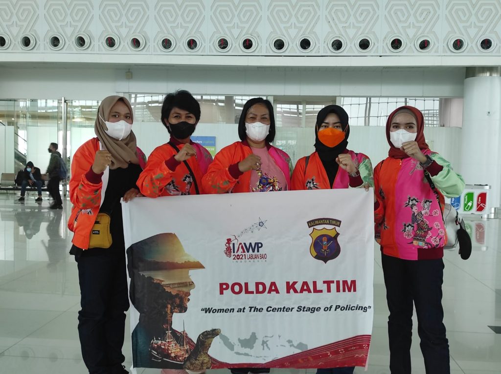 The 58th IAWP Training Conference, Polda Kaltim Kirim 6 Personel Polwan ke Labuhan Bajo WhatsApp Image 2021 11 06 at 06.53.36