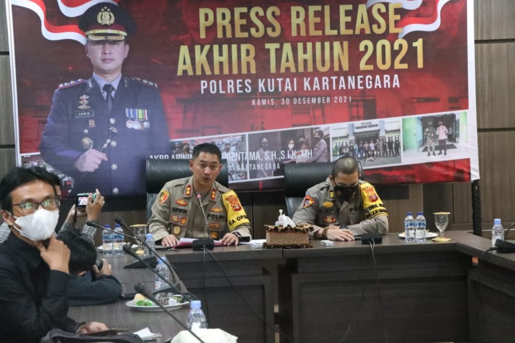 Polres Kutai Kartanegara Gelar Rilis Akhir Tahun 2021 11 11