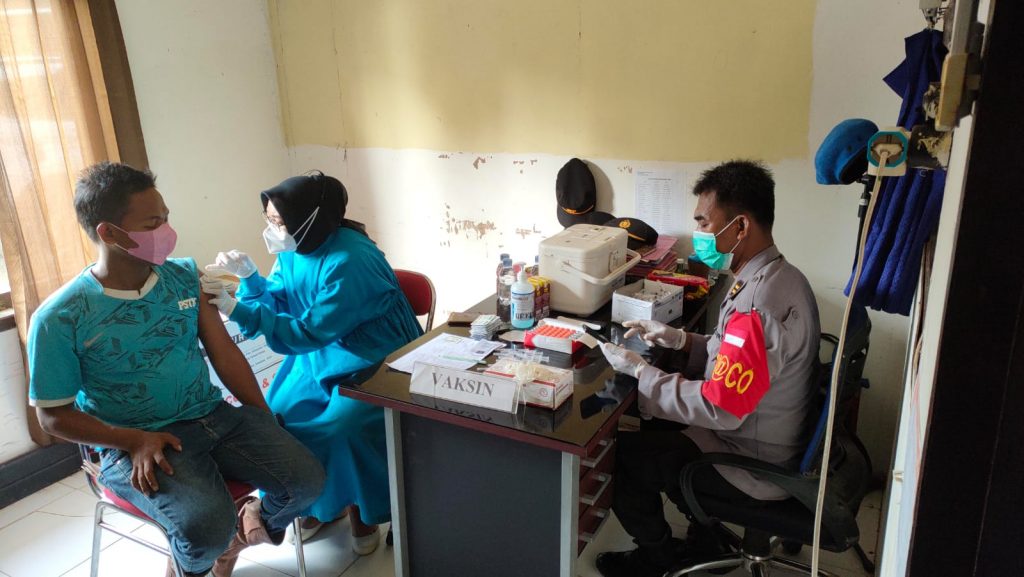 Polsek Gunung Tabur Gelar Gerai Vaksin Presisi Polri Guna Wujudkan Percepatan Herd Immunity 2 4