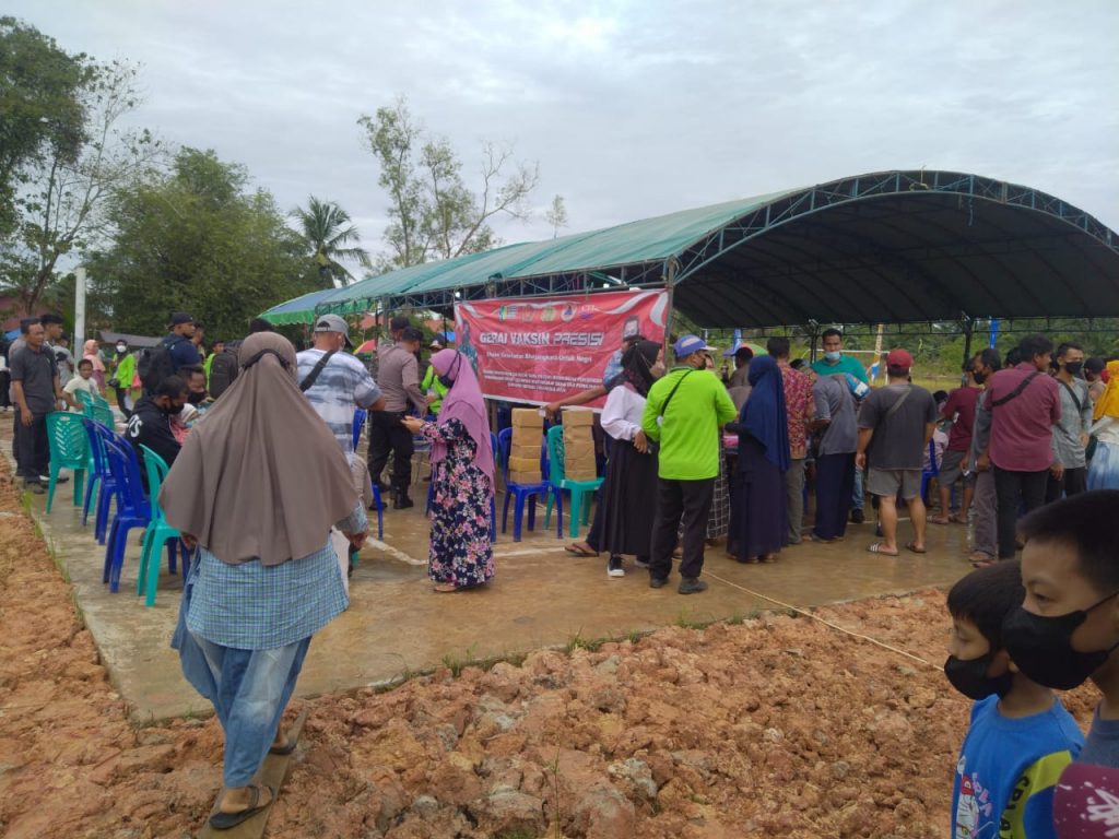Polres Paser Gelar Gerai Vaksinasi Covid-19, Warga Kecamatan Pasir Belengkong Sambut Antusias 4 10