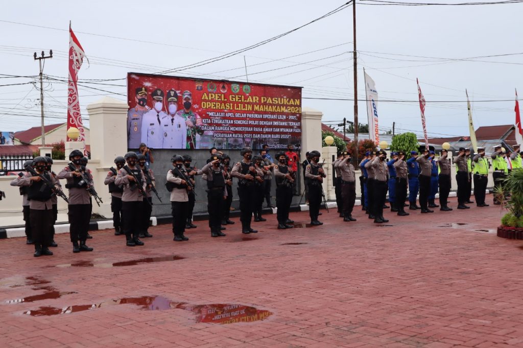 Jelang Nataru, Polres Kubar Menggelar Apel Pasukan Operasi Lilin Mahakam 2021 5 11