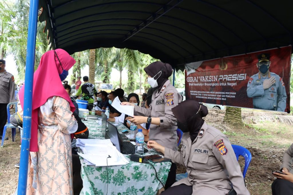 Polres Paser Kembali Gelar Road Show Gerai Vaksinasi Guna Wujudkan Herd Immunity 5 9