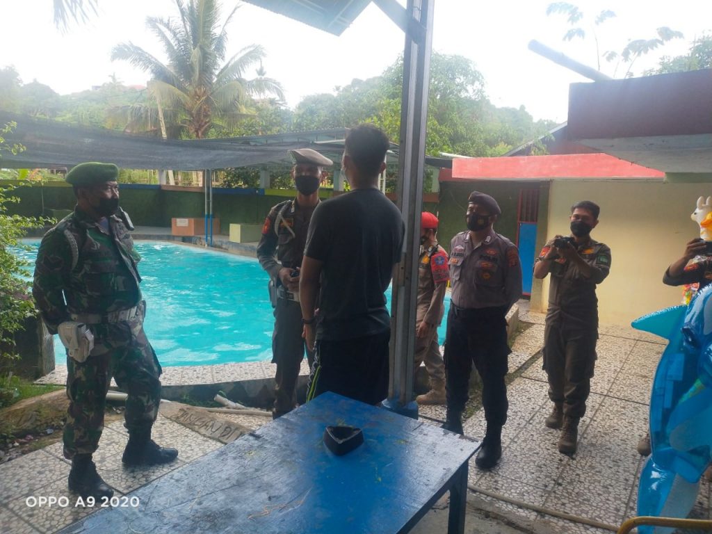 Personel Polres Kukar Bersama Tim Gabungan Laksanakan Operasi Yustisi Penerapan Protokol Kesehatan 7