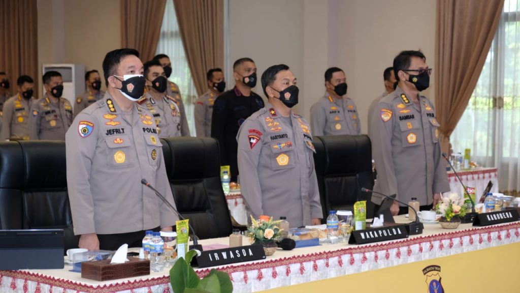 Jelang Nataru, Wakapolda Kaltim Hadiri Apel Kasatwil 2021 Secara Virtual 8 1