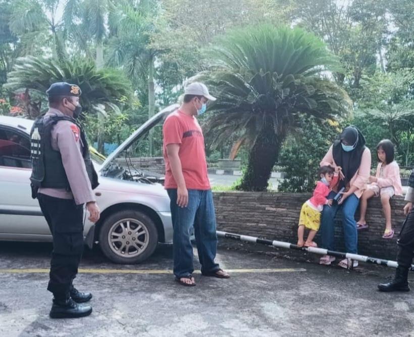 Hampiri Warga, Brimob Kaltim Himbau Patuh Protokol Kesehatan 8 6