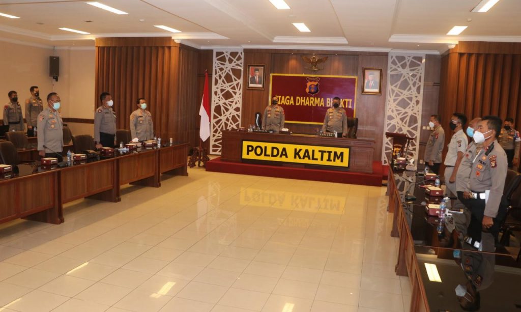 Wakapolda Kaltim Ikuti Rapat Sidang Pleno Wandiklat Polri Secara Virtual WhatsApp Image 2021 12 08 at 14.43.25