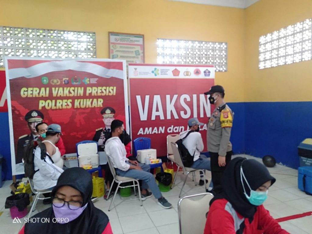Percepat Program Vaksinasi, Polsek Loa Janan Gelar Gerai Vaksin Presisi WhatsApp Image 2021 12 13 at 08.56.50