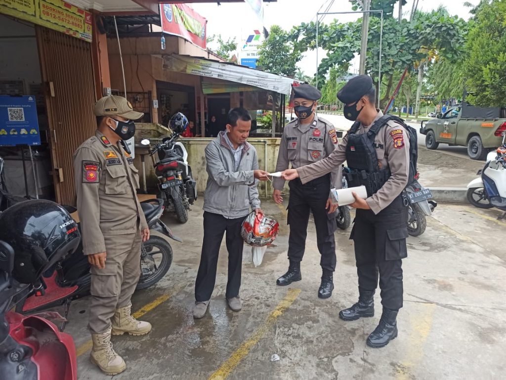 Polres Kukar Laksanakan Operasi Yustisi Penerapan Protokol Kesehatan WhatsApp Image 2021 12 13 at 08.56.51
