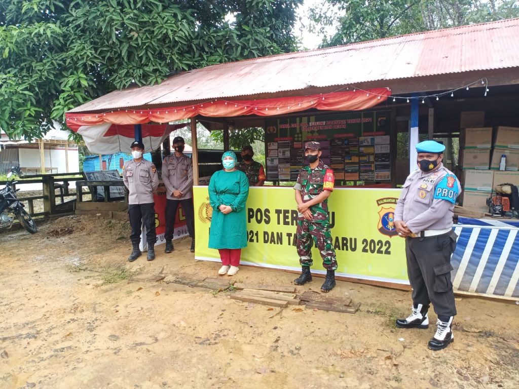 Sinergi TNI- Polri di Kubar Jaga Pos Terpadu Pengamanan Jalannya Operasi Lilin Mahakam 2021 WhatsApp Image 2021 12 27 at 13.34.08