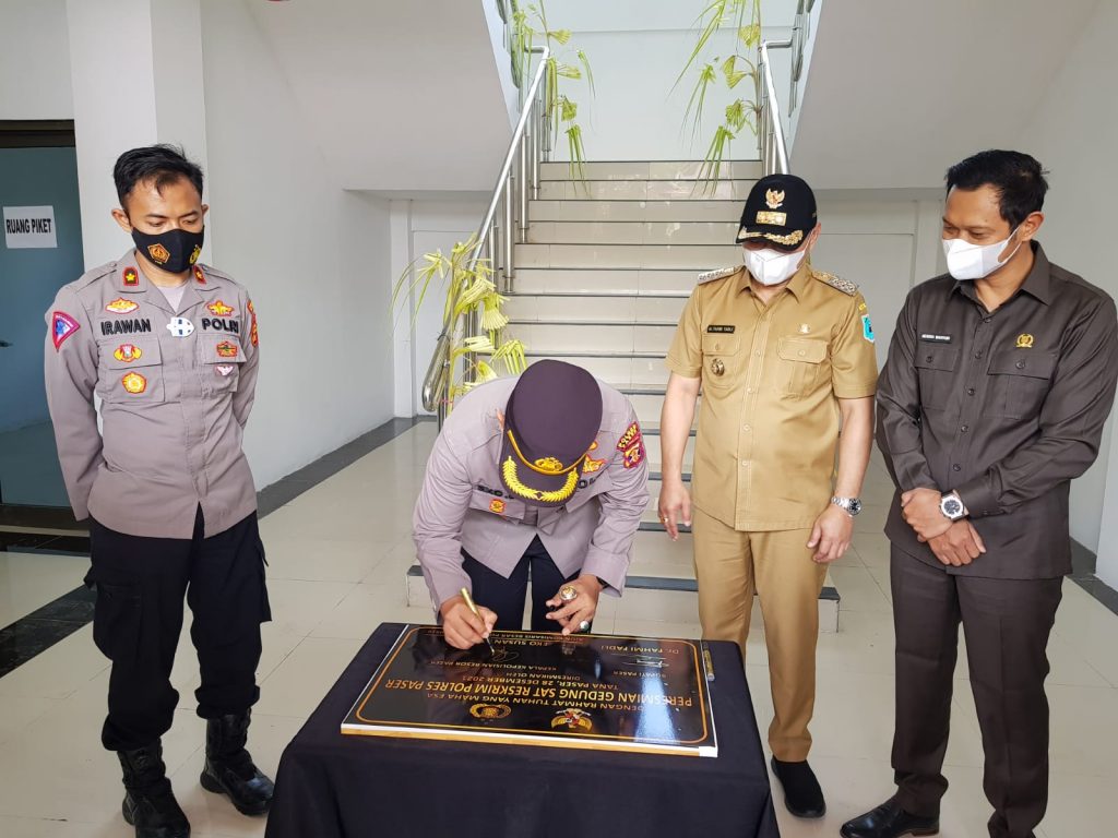Kapolres dan Bupati Paser Resmikan Gedung Satreskrim Polres Paser “Sanika Satyawada†WhatsApp Image 2021 12 28 at 16.41.47