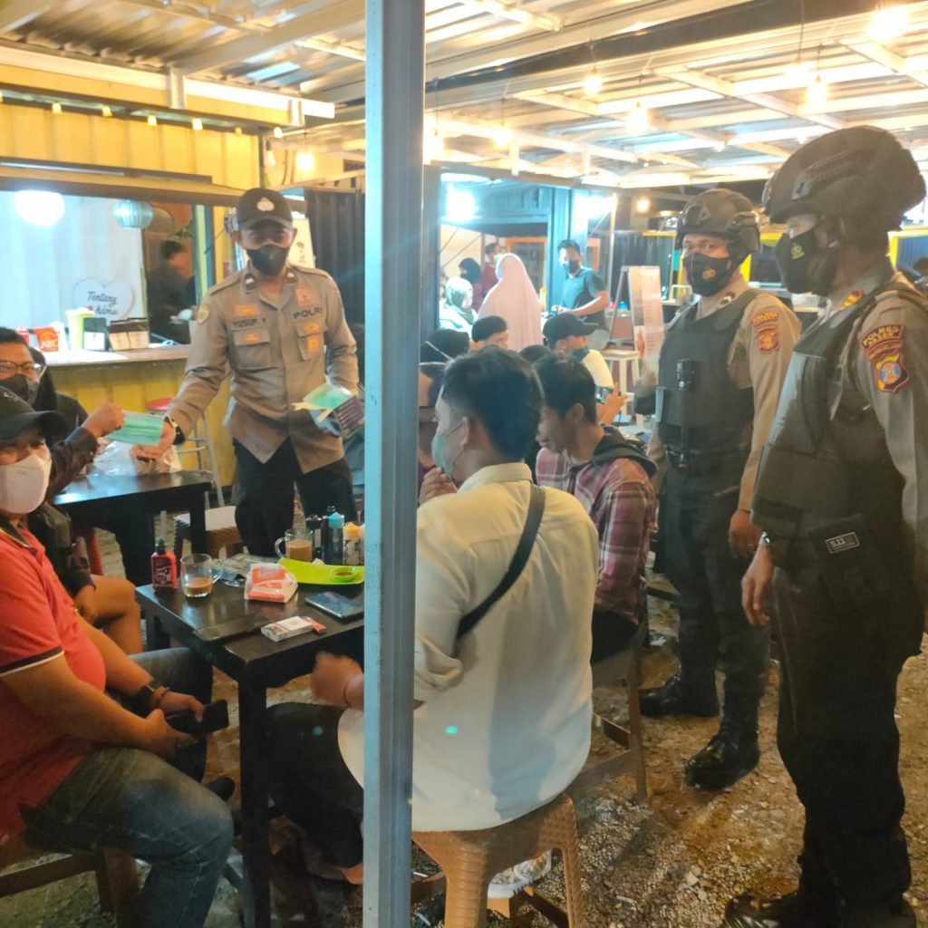 Personel Polres Paser Laksanakan KRYD dan Operasi Yustisi Penerapan Protokol Kesehatan 1 12