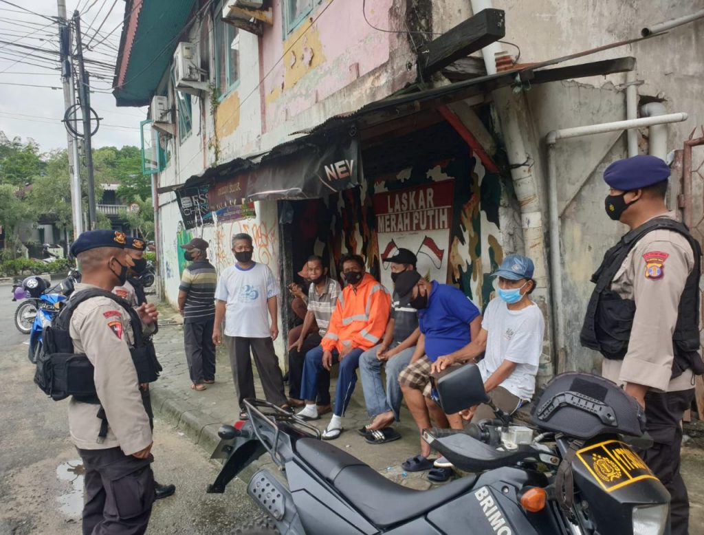 Sampaikan Himbauan Kamtibmas dan Protokol Kesehatan, Brimob Polda Kaltim Sambang Dialogis dengan Tukang Ojek 10 4
