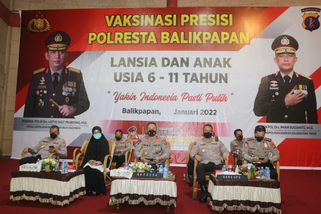 Kapolda Kaltim Hadiri Vicon Vaksinasi Massal Serentak di Gedung Dome Balikpapan 15 5