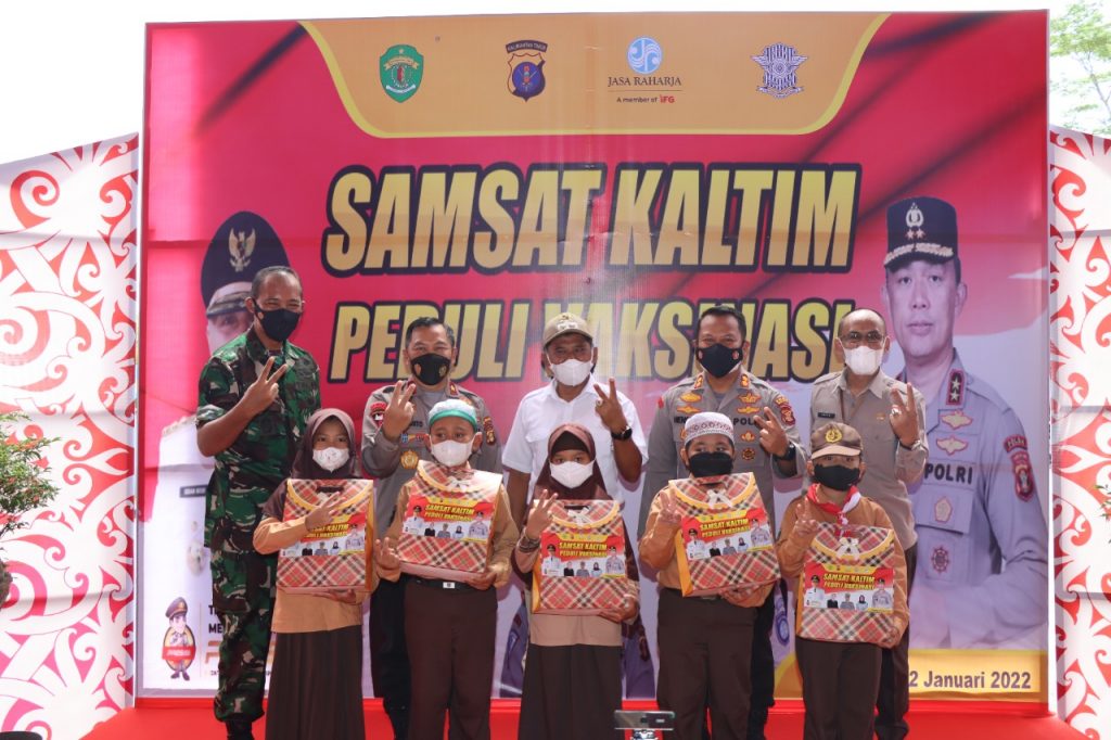 Wakapolda Kaltim Tinjau Pelaksanaan Vaksinasi “Samsat Kaltim Peduli Vaksinasi” Kepada Anak 6-11 Tahun 9 10