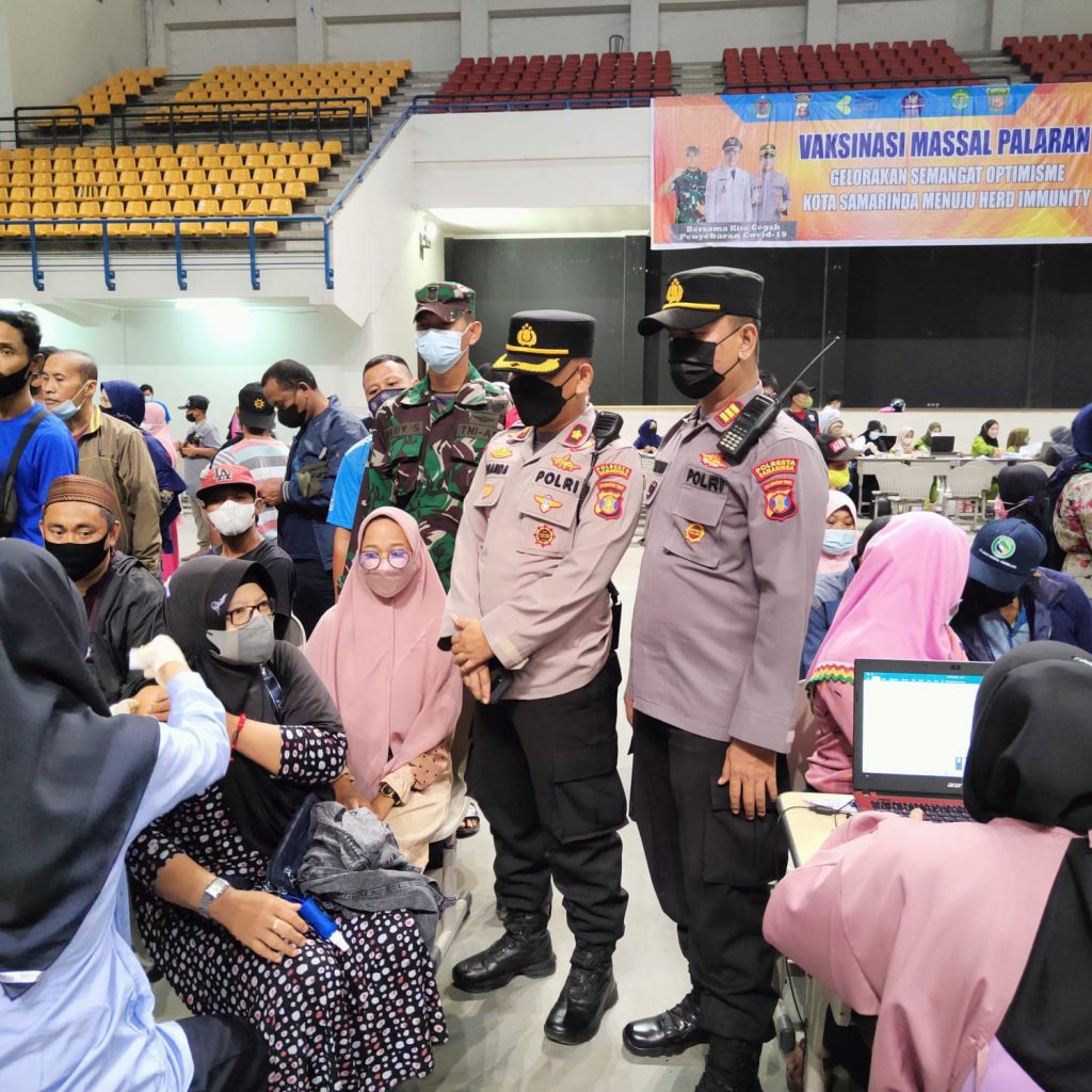 Polsek Palaran Bersama Muspika, dan Dinkes Kota Samarinda Sukseskan 6.855 Vaksinasi Covid-19 WhatsApp Image 2022 01 09 at 15.18.34