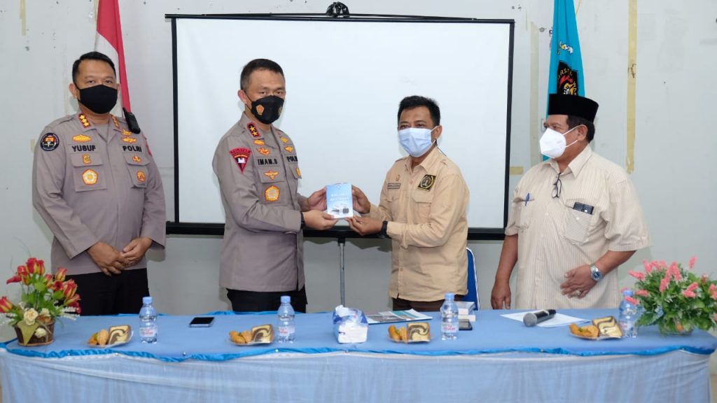 Erat Kemitraan, Kapolda Kaltim Jalin Silahturahmi Dengan Pengurus PWI Kaltim WhatsApp Image 2022 01 10 at 19.41.18 1