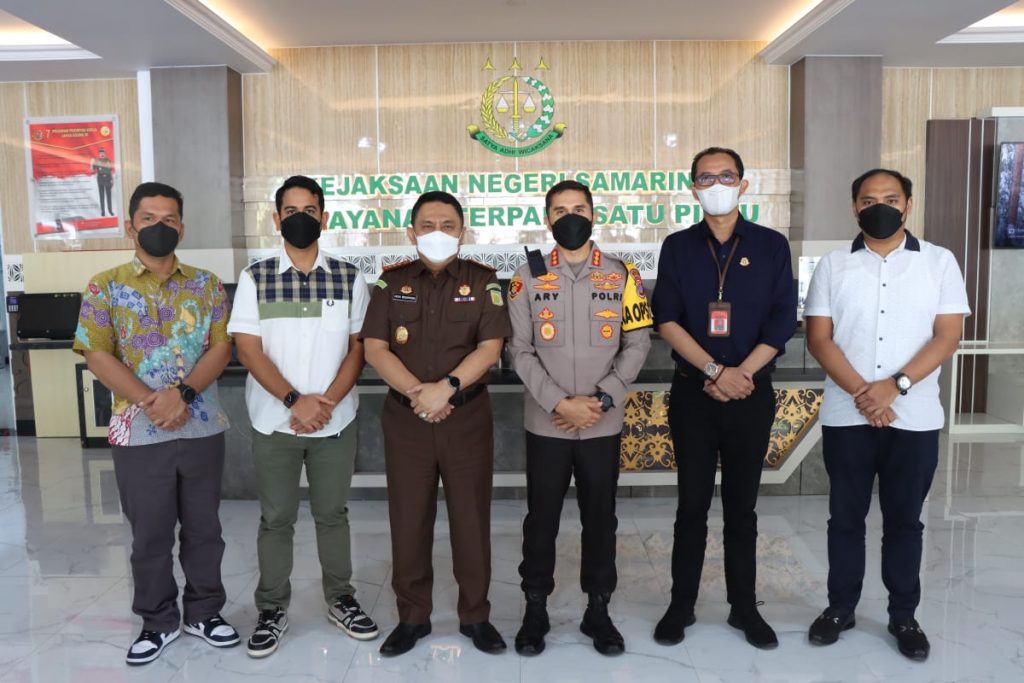 Perkuat Komunikasi Dalam Penegakkan Hukum, Kapolresta Kunjungi Kajari Kota Samarinda WhatsApp Image 2022 01 13 at 14.17.04