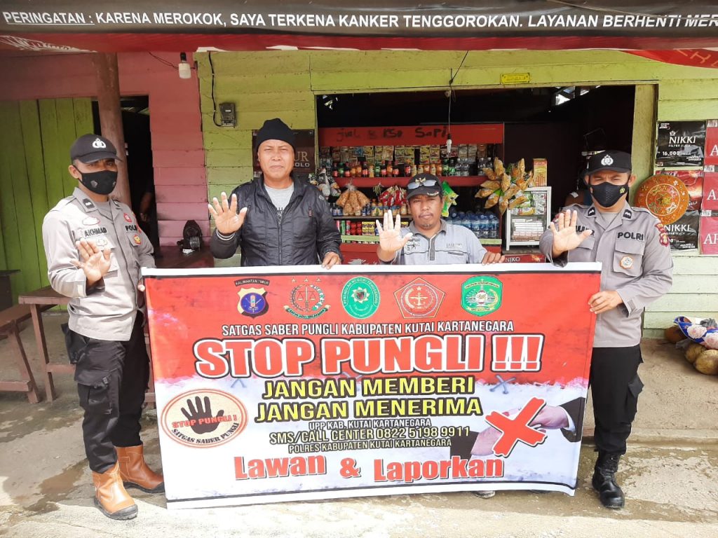 Cegah Pungli Di Desa Binaannya, Bhabinkamtibmas Polres Kukar Laksanakan Sambang Dan Sosialisasi WhatsApp Image 2022 01 25 at 10.14.30