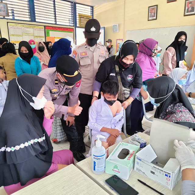 Sukseskan Vaksin Merdeka Anak Usia 6-11 Tahun, Polsek Palaran Berikan Pengamanan smd3