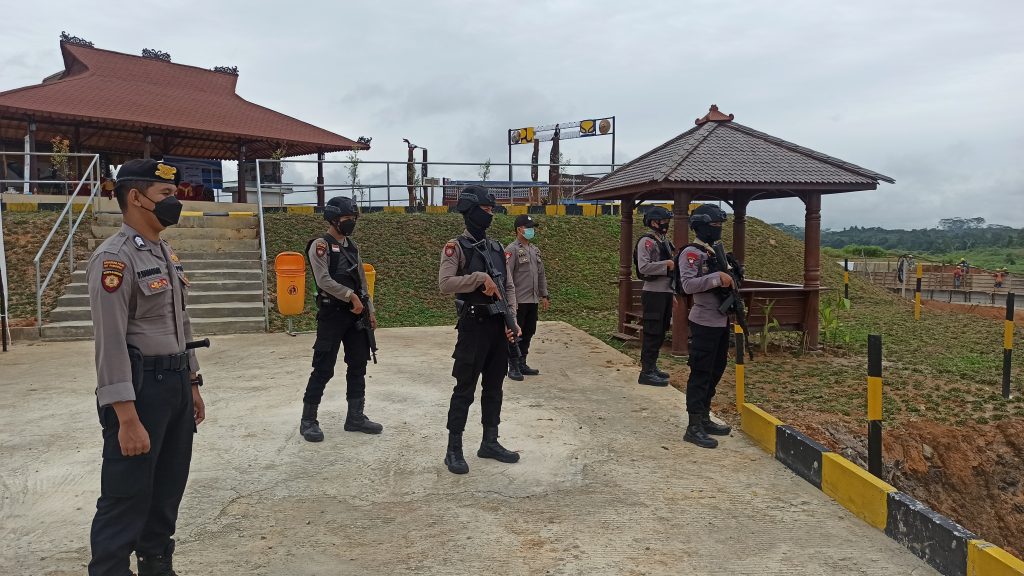 Pastikan Situasi Kondusif, Personel Ops Nusantara Polda Kaltim Laksanakan Peninjauan Lokasi Pembangunan IKN 11