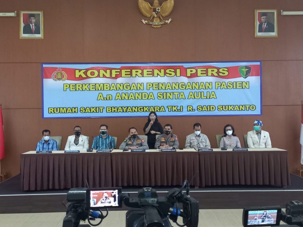 Optimalkan Kesembuhan Sinta Aulia, RS Polri Bentuk Tim Berisikan Ahli dan Pakar 1BA82315 EEFF 444B AB92 9FBA42F54C25