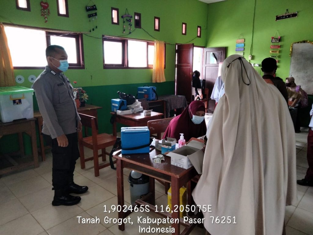Polres Paser dan Polsek Jajaran Gencarkan Pelaksanaan Vaksin Anak di Sekolah-Sekolah 3