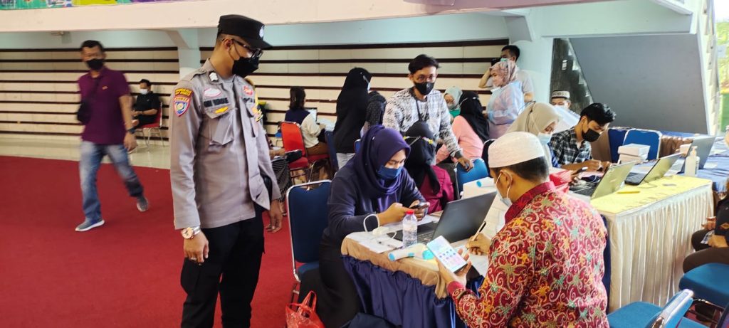 Monitoring Vaksinasi, Polsek Balikpapan Selatan Berikan Suasana Aman Kepada Warga BPP