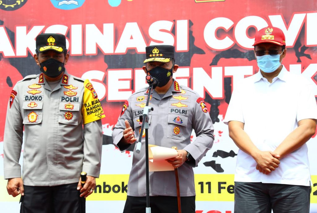 Tinjau Vaksinasi di NTB, Kapolri Minta Forkopimda Kendalikan Laju Covid-19 untuk Sukseskan Event Internasional WhatsApp Image 2022 02 11 at 15.10.51