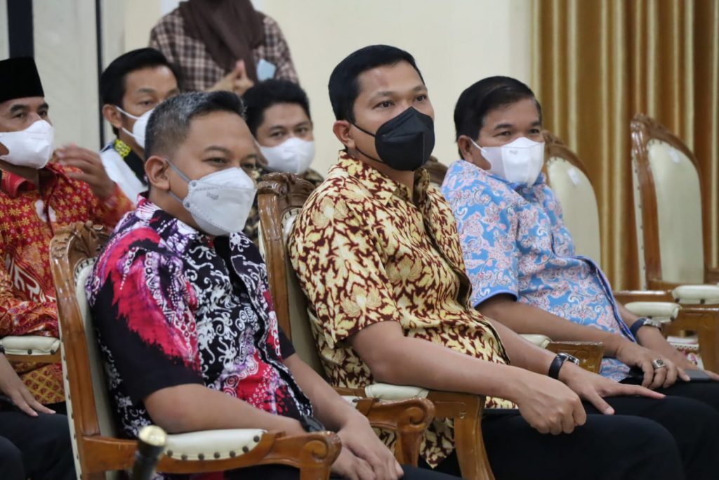 Jalin Silaturahmi, Kapolres Hadiri Pelantikan Kerukukan Bubuhan Banjar Kaltim di Berau WhatsApp Image 2022 02 13 at 11.29.27