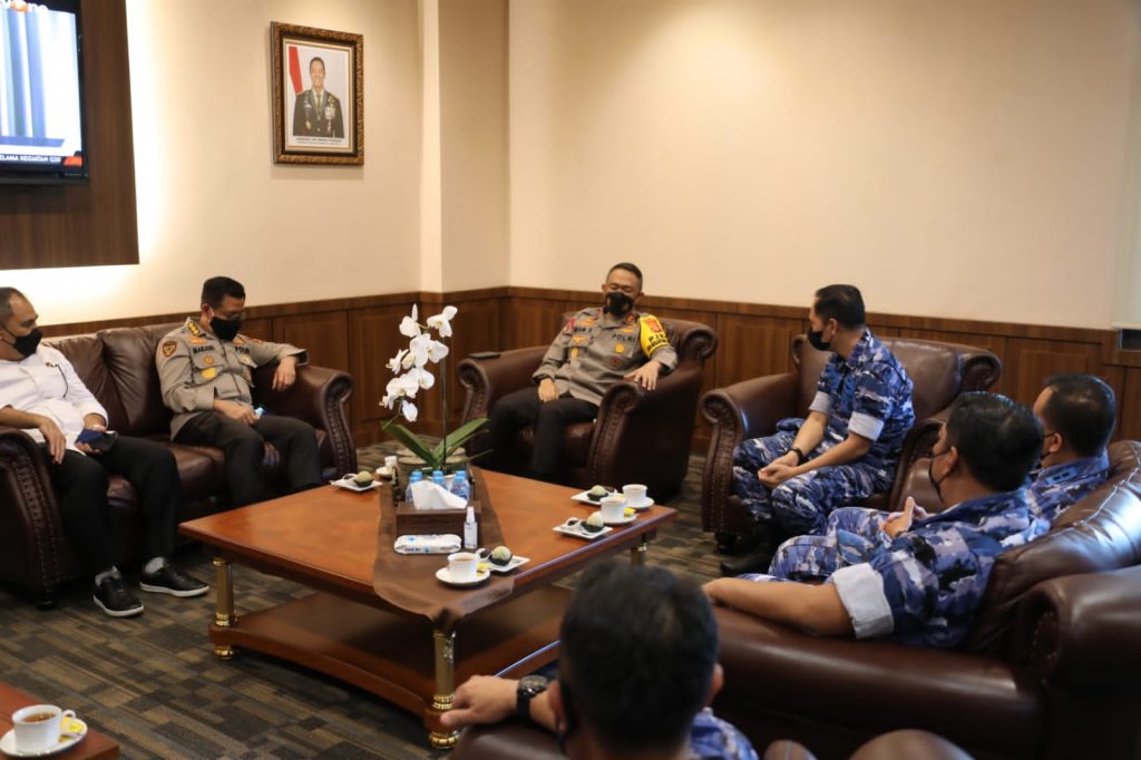 Erat Sinergitas TNI-Polri, Kapolda Kaltim Terima Kunjungan Danlanud Dhomber Balikpapan WhatsApp Image 2022 02 14 at 16.05.24