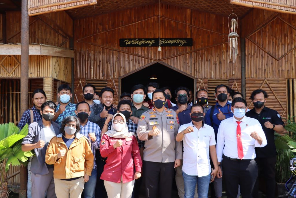 Rayakan Hari Pers Nasional, Kapolres Berau Ajak Wartawan Tangkal Berita Hoaks WhatsApp Image 2022 02 14 at 19.41.55