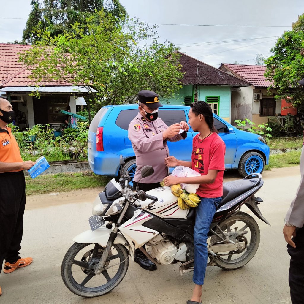 Polsek Palaran Putus Mata Rantai Penyebaran Covid-19 Melalui Operasi Yustisi WhatsApp Image 2022 02 18 at 15.15.05