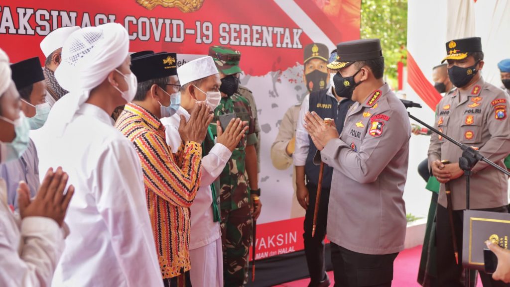 Tokoh Agama di Jatim Ikut Vaksinasi, Kapolri: Jadi Penyemangat Kita Semua WhatsApp Image 2022 02 19 at 15.51.42 1