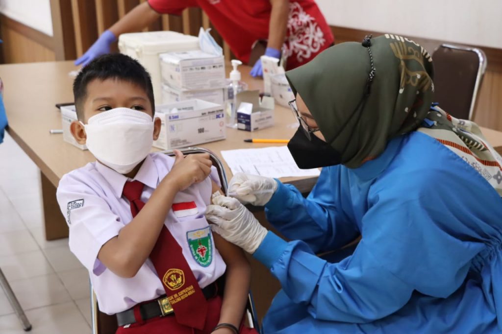 Wujudkan Herd Immunity, Polres Berau Gelar Vaksinasi Untuk Anak Usia 6-11 Tahun WhatsApp Image 2022 02 21 at 11.18.58