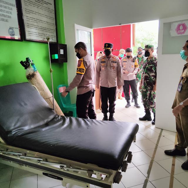 Kapolresta Samarinda Tinjau Kesiapan Isoter UPT BLUD Puskesmas Palaran smd 1