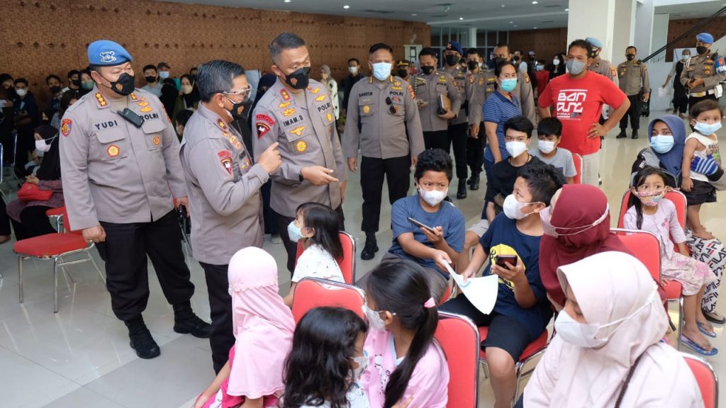Kapolda Kaltim Tinjau Pelaksanaan Vaksinasi dan Hadiri Vicon Serentak Se-Indonesia 10059A96 A00E 465C 8A59 BF00A563F14D