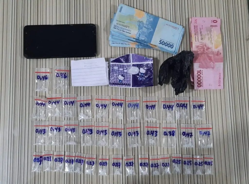 Satrenarkoba Polres Kukar Berhasil Amankan Pemilik 40 Poket Sabu Seberat 14,77 Gram 4
