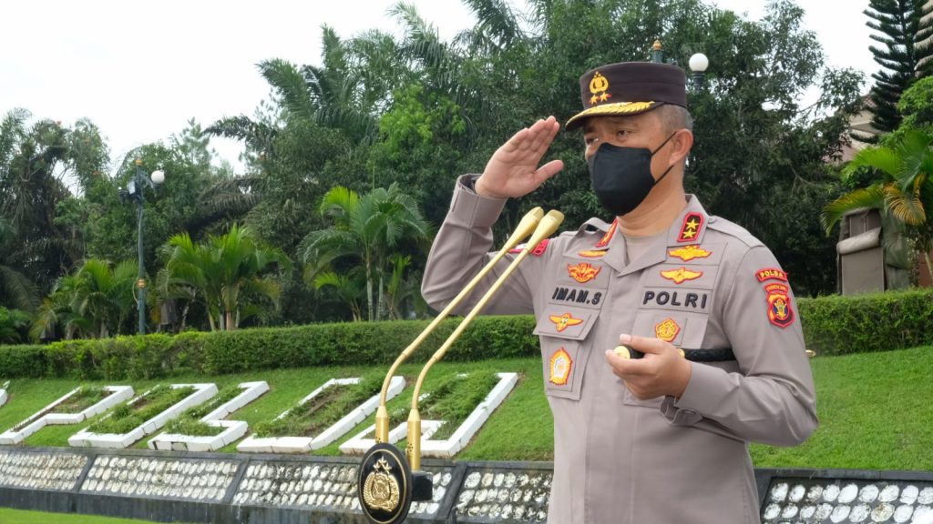 Pimpin Apel Pagi, Berikut Penekanan Kapolda Kaltim Kepada Personil WhatsApp Image 2022 03 07 at 08.35.38