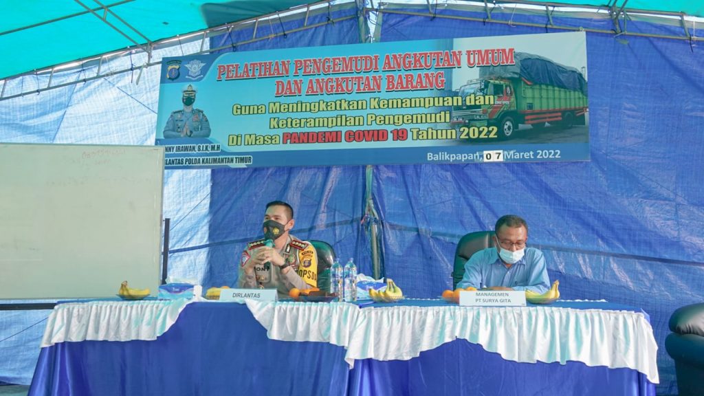 Ditlantas Polda Kaltim Gelar Pelatihan Bagi Pengemudi Angkutan Umum dan Barang WhatsApp Image 2022 03 07 at 17.07.36