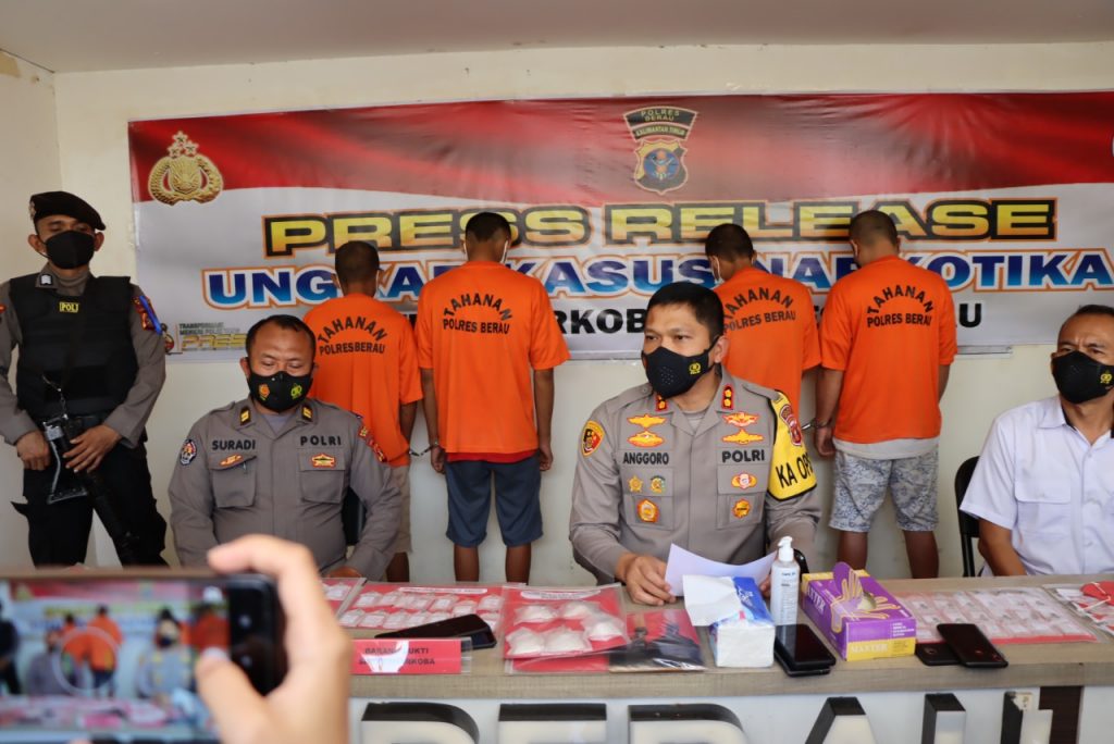 5 Pengedar Sabu Berhasil Dibekuk Satresnarkoba Polres Berau WhatsApp Image 2022 03 10 at 18.27.19