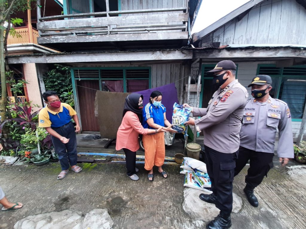Bantuan Sosial Dalam Rangka Penerapan PPKM Level – III Terhadap Masyarakat Terdampak Covid 19 WhatsApp Image 2022 03 11 at 07.11.15