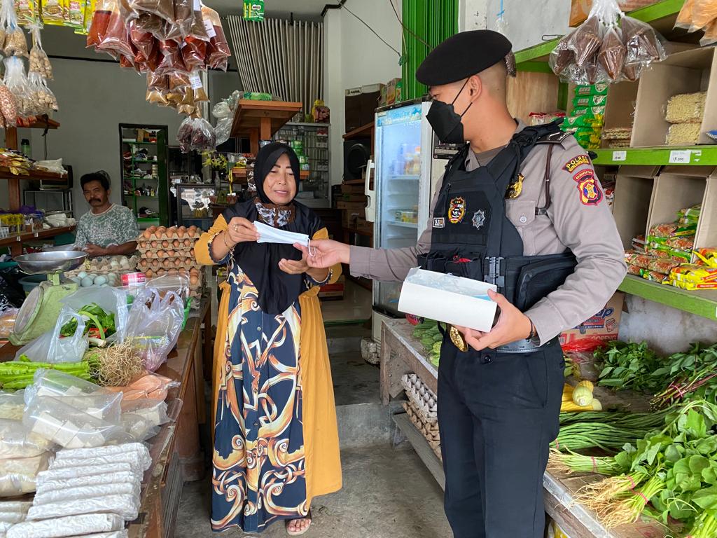 Gelar Ops Yustisi di Pasar Tradisional, Polres Kukar Antisipasi Penyebaran Covid-19 WhatsApp Image 2022 03 12 at 07.27.09 1