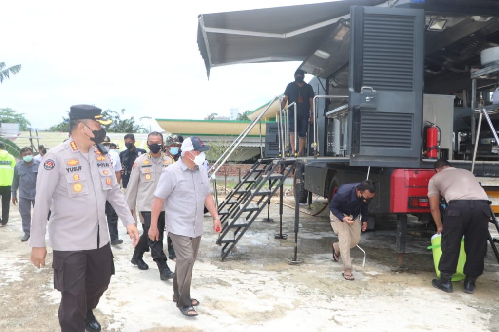 Ringankan Beban Warga Terdampak Banjir, Polda Kaltim Dirikan Dapur Lapangan WhatsApp Image 2022 03 16 at 14.30.11