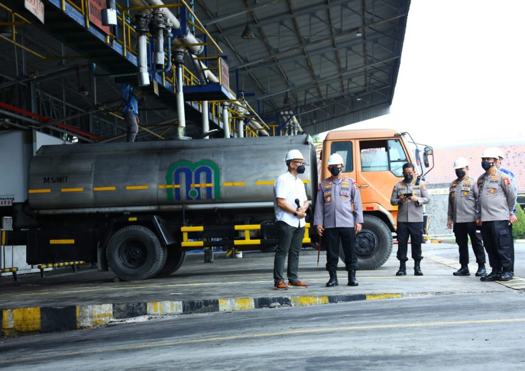 Jamin Ketersediaan Stok di Pasar, Kapolri Harap Tak Ada Antrean Warga Terkait Minyak Goreng WhatsApp Image 2022 03 16 at 15.16.31