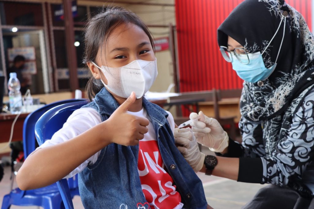 Polres Paser Kembali Berikan Pelayanan Vaksinasi Covid-19 Bagi Anak Usia 6-11 Tahun WhatsApp Image 2022 03 17 at 14.48.09